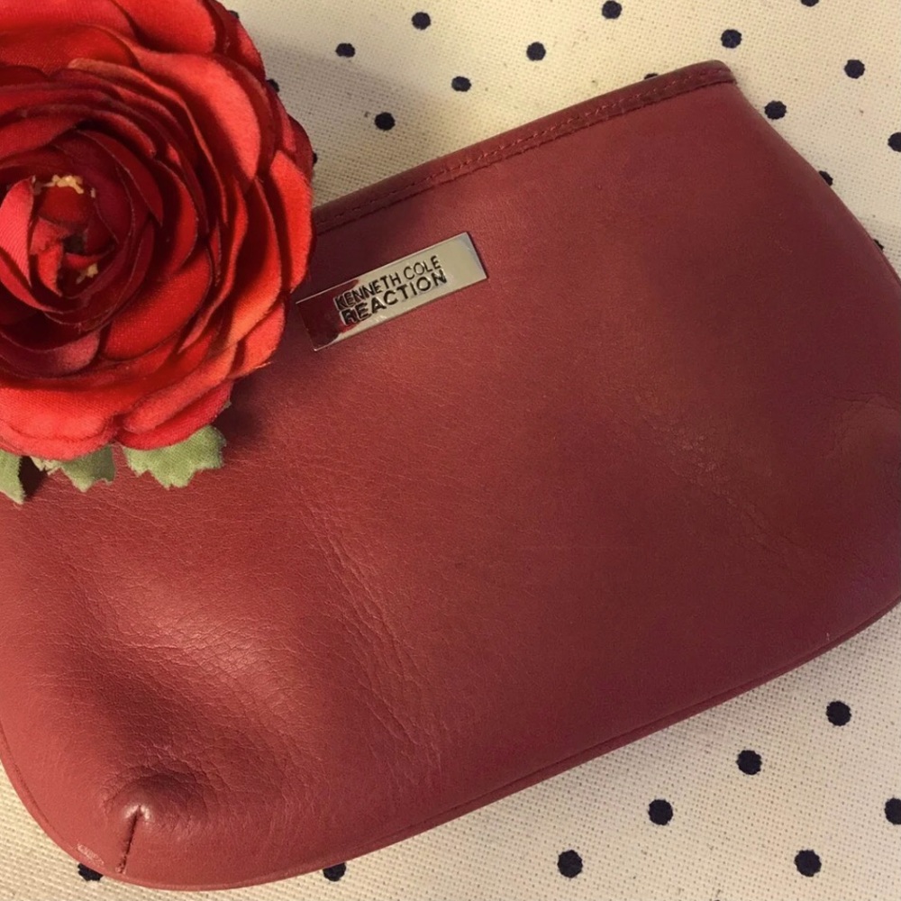 KENNETH COLE Reaction Small Leather Pouch